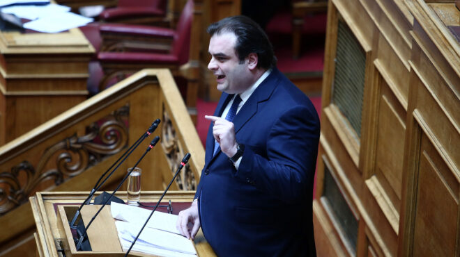 κορυφώνεται-η-σύγκρουση-για-τα-αει-562919239