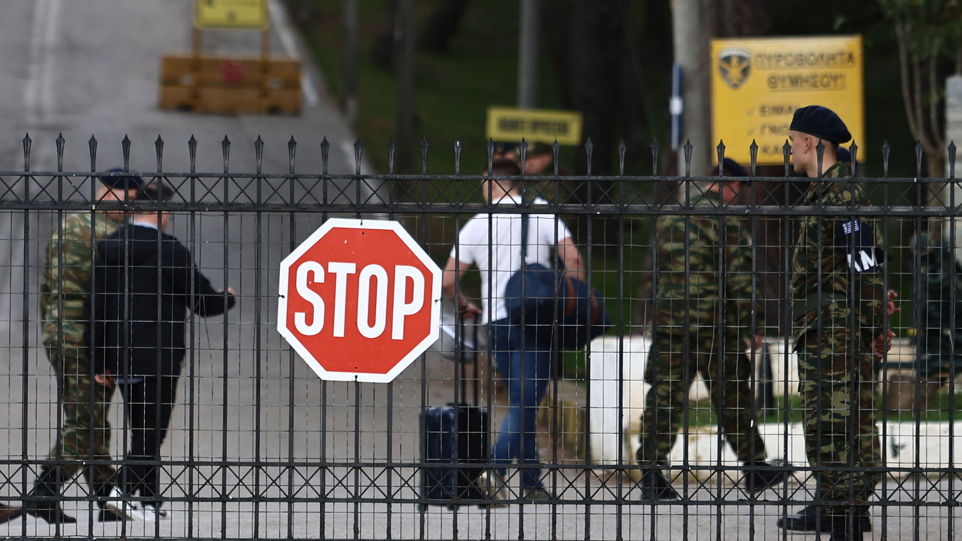 Ο Στ. Κασσελάκης παρουσιάστηκε στον στρατό-8