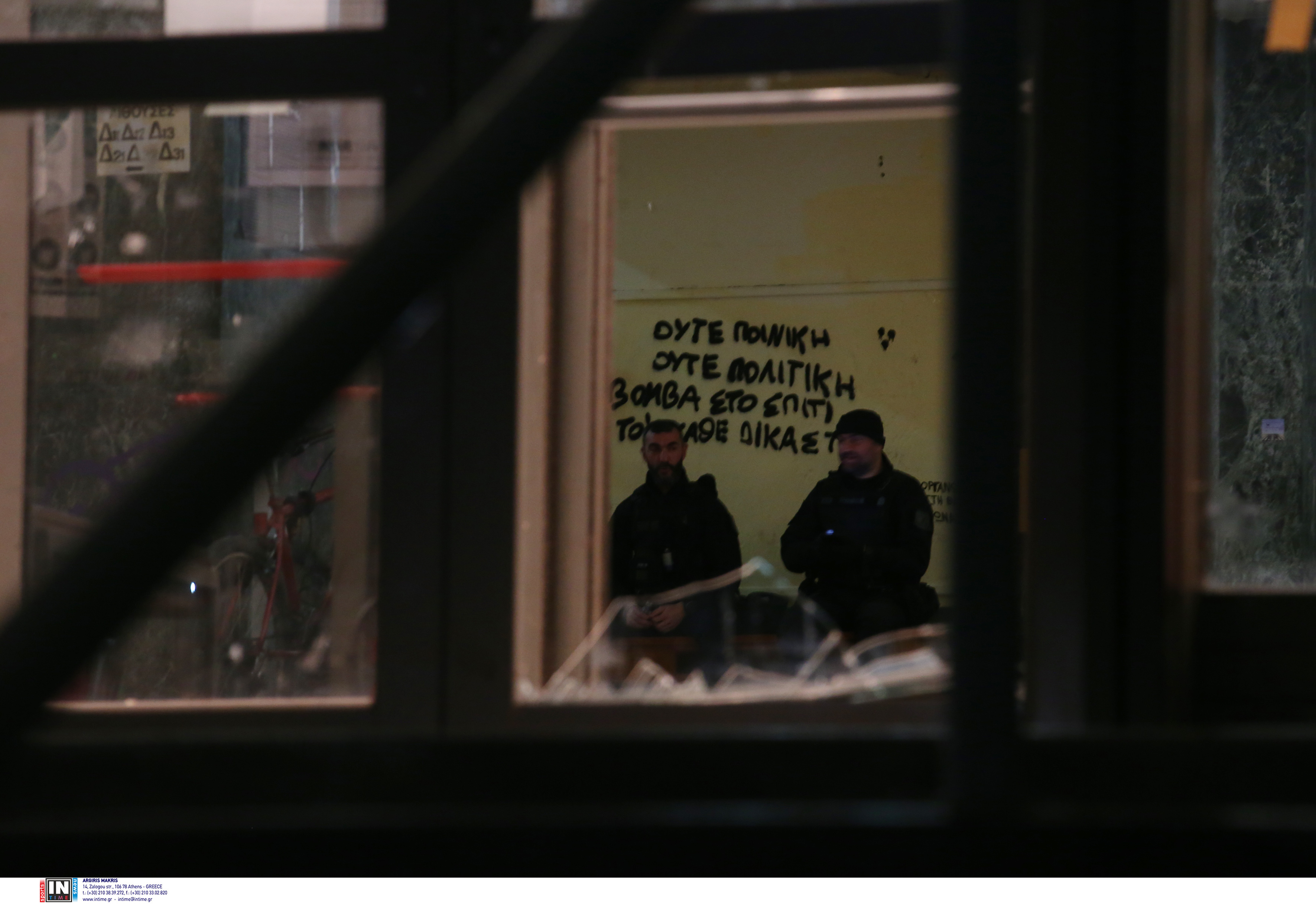 Θεσσαλονίκη: Ενταση και δεκάδες προσαγωγές κατά την αστυνομική επιχείρηση στο ΑΠΘ-3