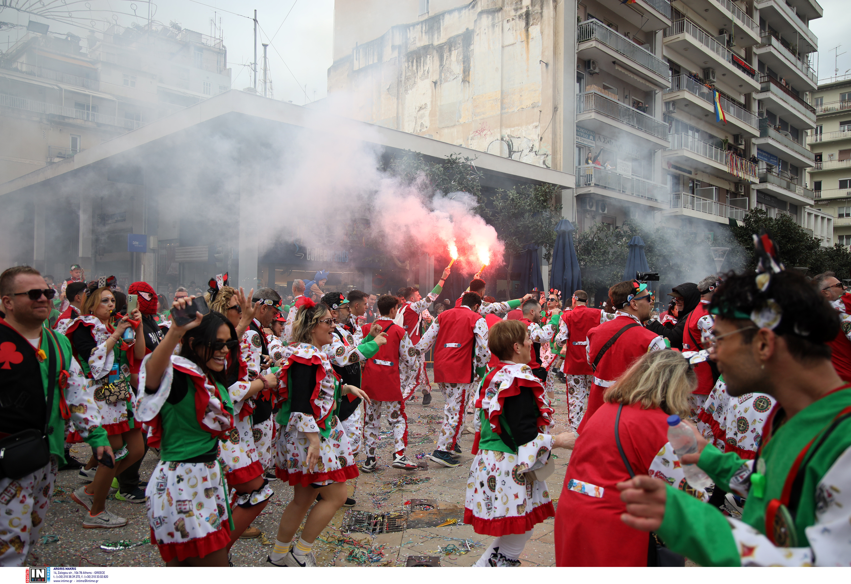 Αποκριάτικο υπερθέαμα στην Πάτρα: Εξι ώρες γιορτής με πάνω από 60.000 καρναβαλιστές-3