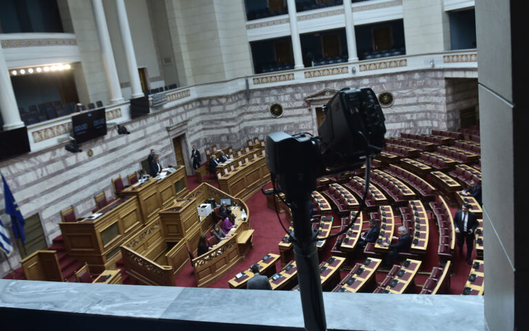 live-η-συζήτηση-στη-βουλή-κατατέθηκε-η-π-562949464