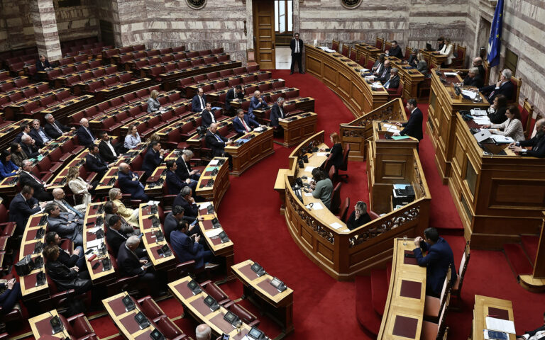 πρόταση-δυσπιστίας-live-η-συζήτηση-στη-βο-562949812