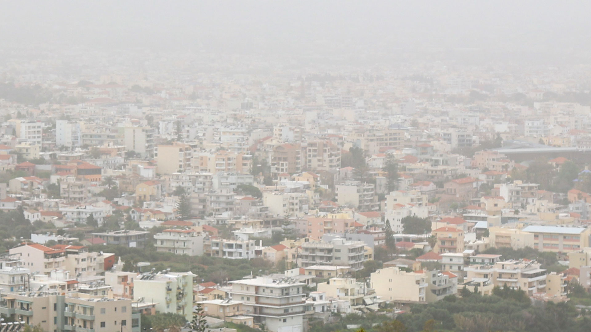 Η αφρικανική σκόνη «σκέπασε» τη νότια Ελλάδα-6