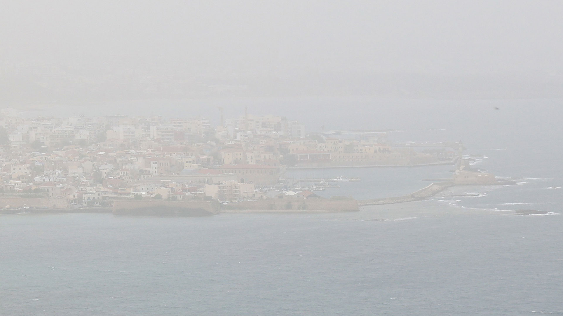 Η αφρικανική σκόνη «σκέπασε» τη νότια Ελλάδα-9