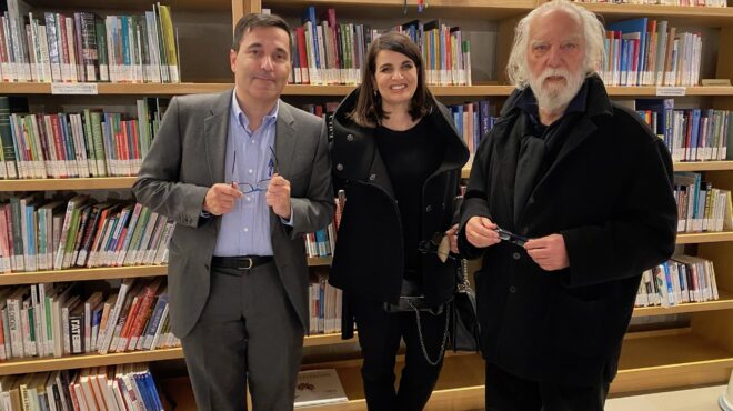 η-εθνική-βιβλιοθήκη-τιμά-το-έργο-της-σκ-562955365