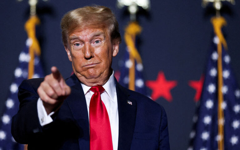 Ο Τραμπ ξεκλειδώνει 3 δισ. δολ. μετά από συμφωνία για τα social media του