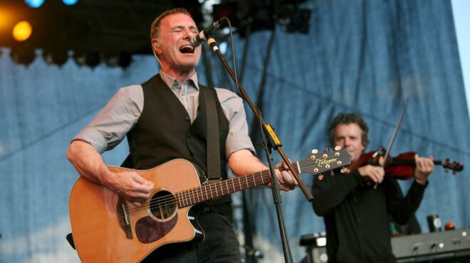 στιβ-χάρλεϊ-ο-βιβλιοφάγος-που-έγραψε-τ-562945582