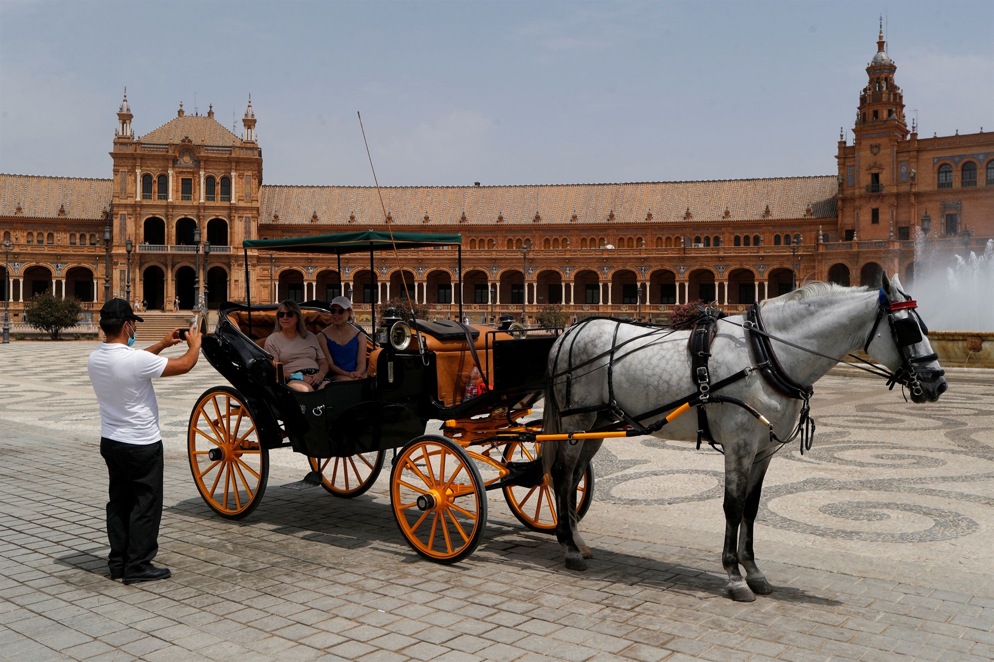 Υπερτουρισμός: Τέλη εισόδου, ζώνες επισκεπτών και αύξηση τουριστικών φόρων-1
