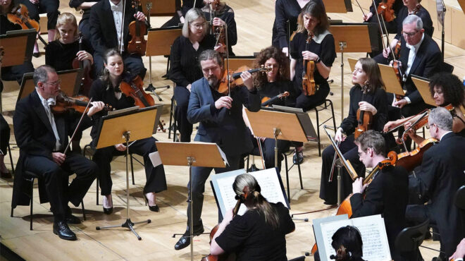 ο-κρίστιαν-τέτσλαφ-με-τη-φιλαρμονική-τ-562957639