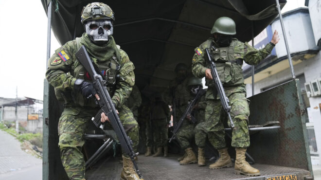 ισημερινός-ο-στρατός-συνέλαβε-ηγέτη-τ-562957813