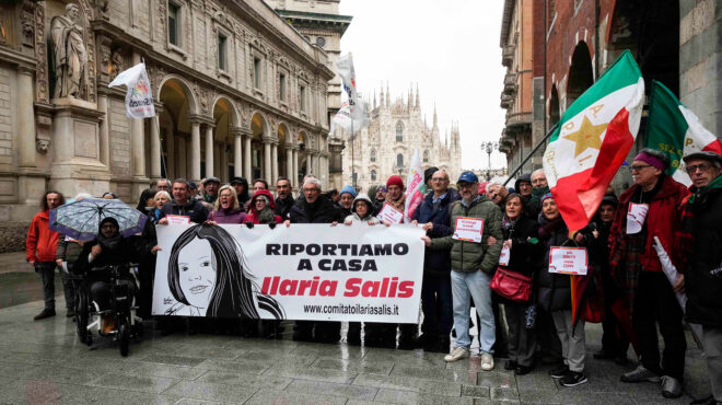 με-χειροπέδες-ξανά-η-ιταλίδα-ακτιβίστ-562954567