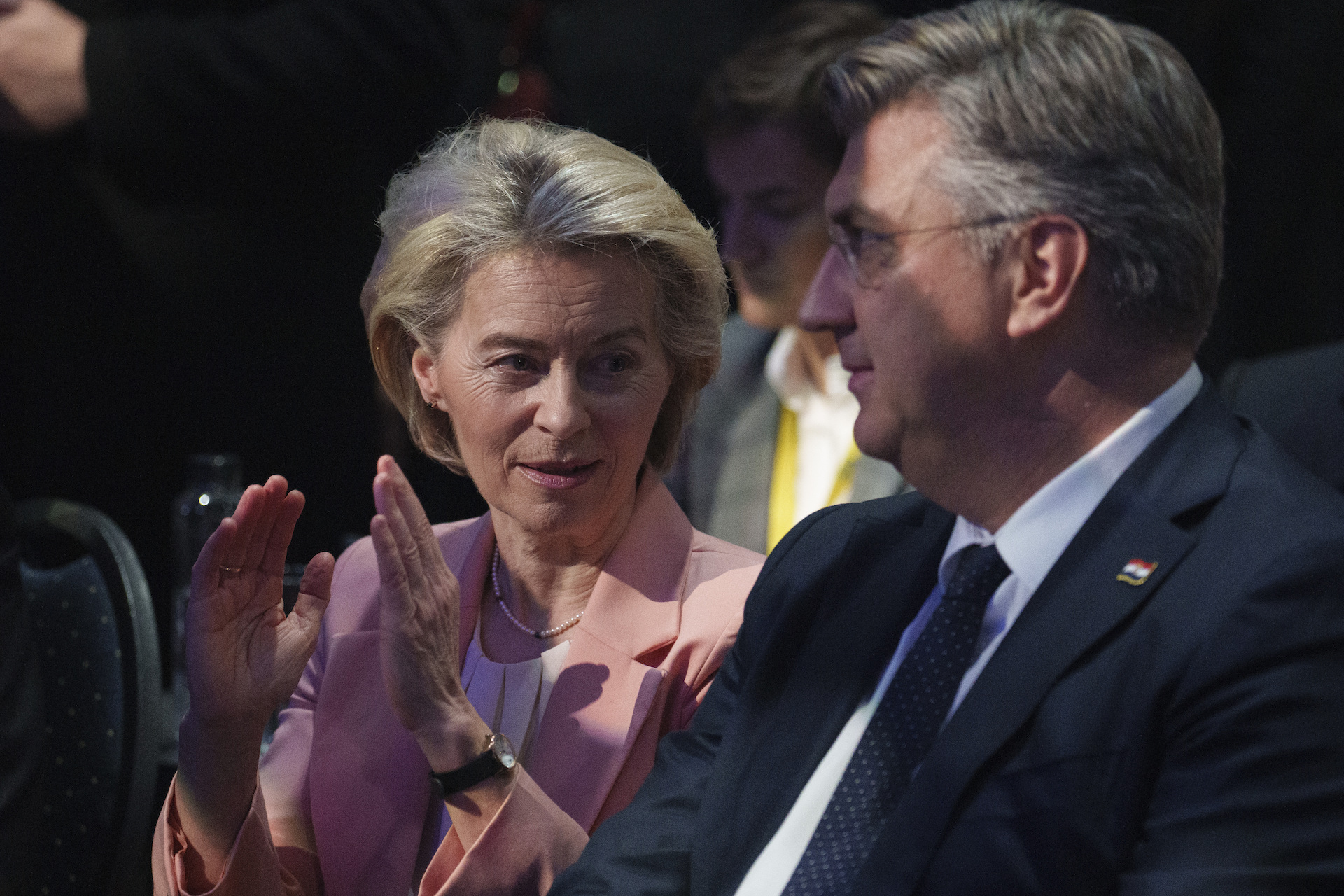 Το Ευρωπαϊκό Λαϊκό Κόμμα συνεδριάζει για πολιτικό μανιφέστο και υποψηφιότητα Φον ντερ Λάιεν-1