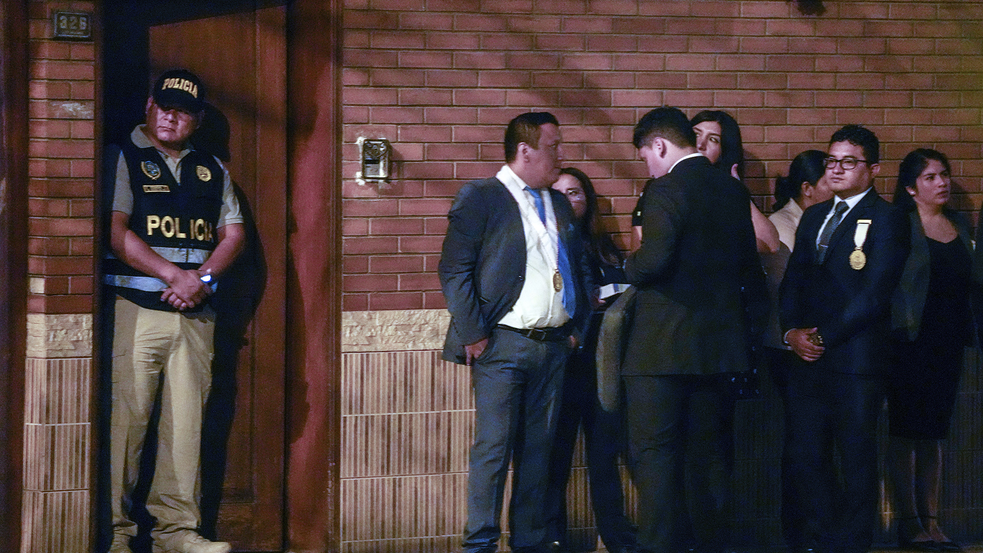 Περού: Εφοδος στο σπίτι της προέδρου Μπολουάρτε για το σκάνδαλο των Rolex-2