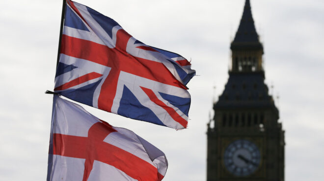 η-πολιτική-των-χαμηλών-φόρων-τελειώνε-562920604