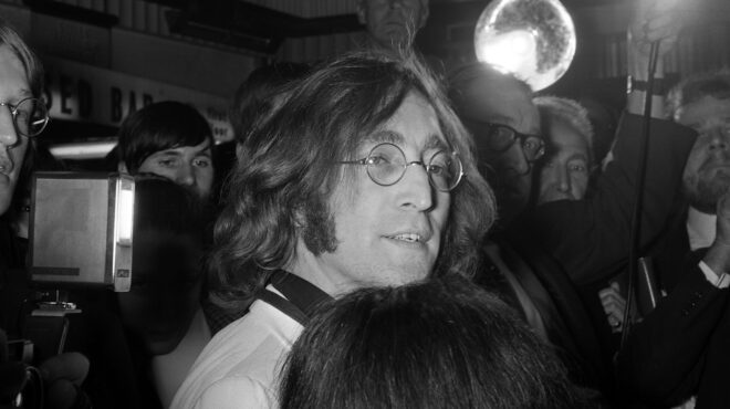 τζον-λένον-η-ιστορία-πίσω-από-τα-διασημ-562916533