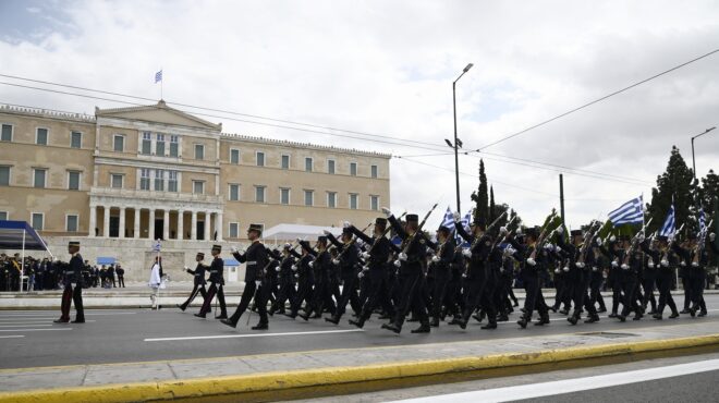 25η-μαρτίου-εντυπωσιακή-η-μεγάλη-στρατι-562948642