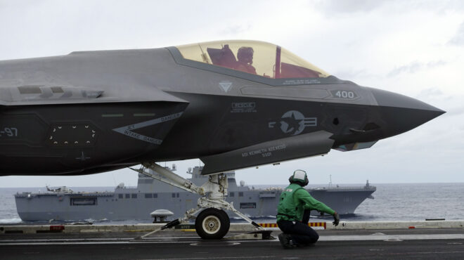 ενα-βήμα-πιο-μακριά-από-το-πασιφιστικό-562949098