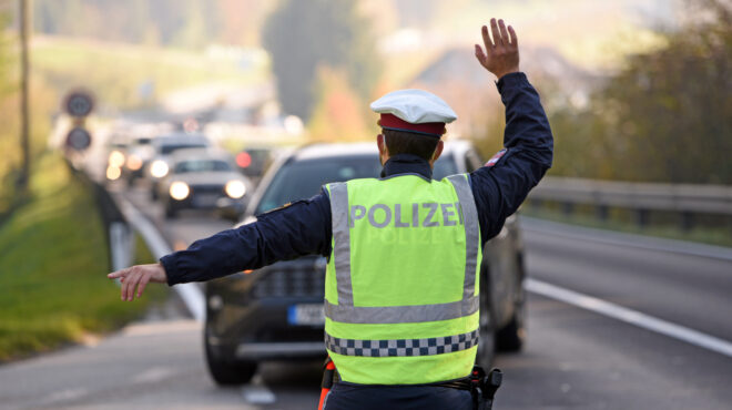 γερμανία-tροχαίο-σε-μεγάλο-αυτοκινητό-562951117