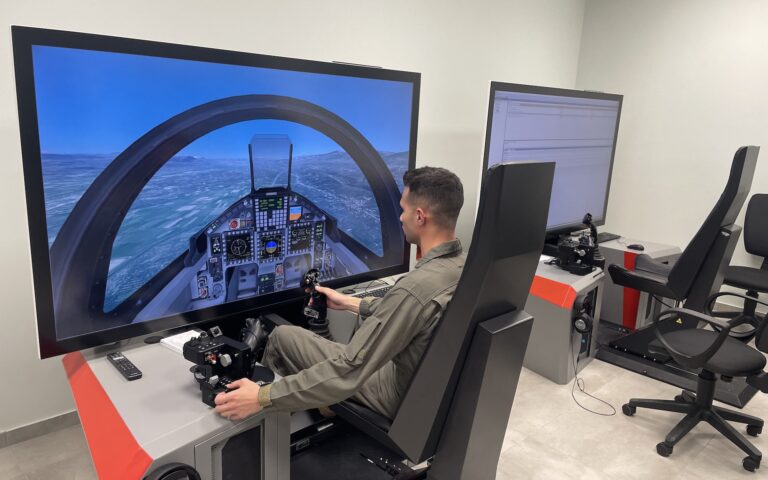 Η «Κ» στα νέα εκπαιδευτικά της Πολεμικής Αεροπορίας – Η πρώτη σειρά Ικάρων στα Μ-346-4