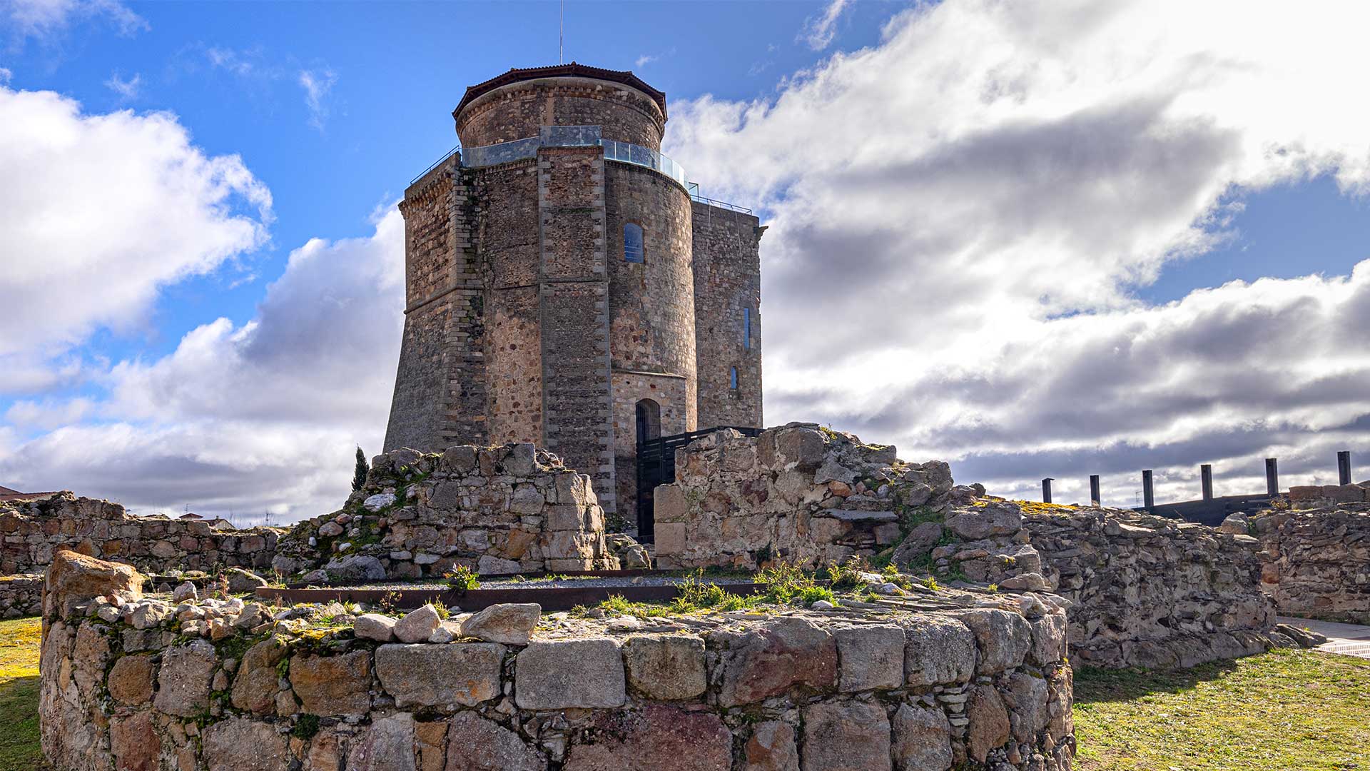 3 παλάτια στην Ισπανία που αξίζει να επισκεφθείτε-7