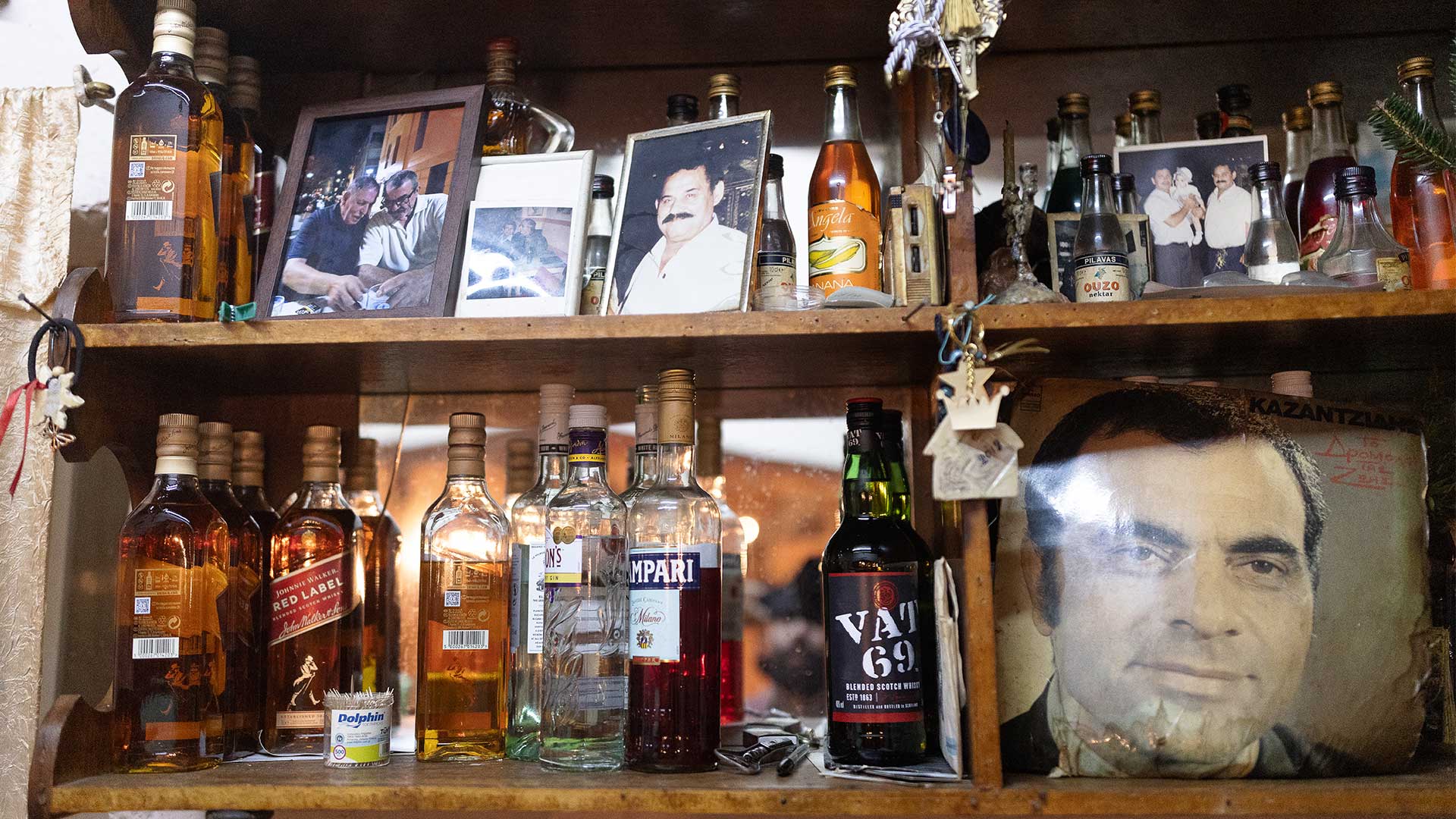 Το θρυλικό «ποτάδικο» της Πάτρας που σπάει όλα τα ταμπού-4