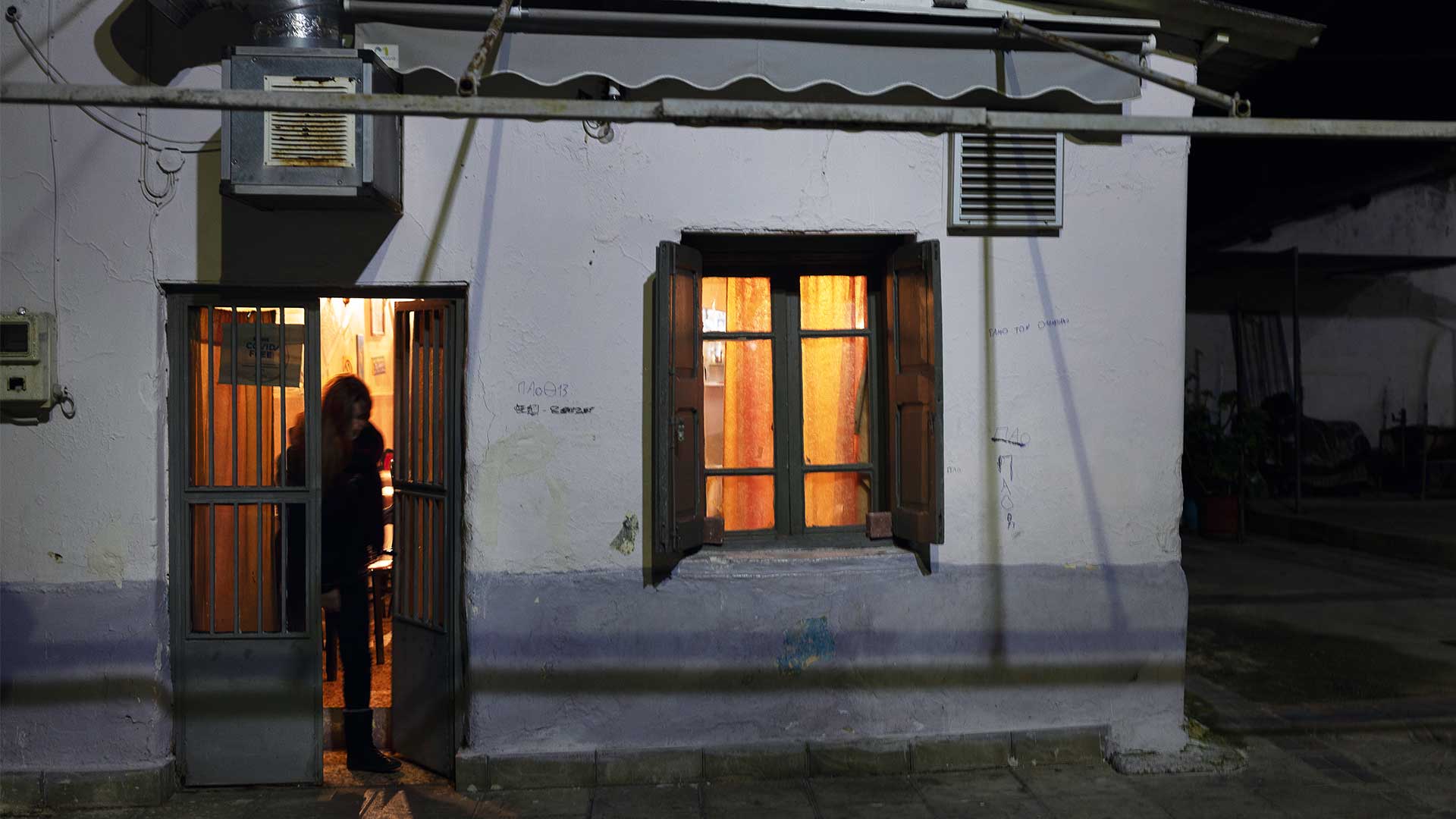 Το θρυλικό «ποτάδικο» της Πάτρας που σπάει όλα τα ταμπού-6