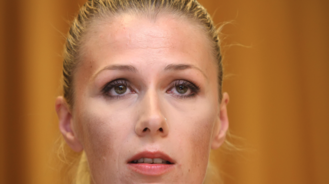 ρούξι-ντουμιτρέσκου-οταν-σταματά-ο-χρ-562915564