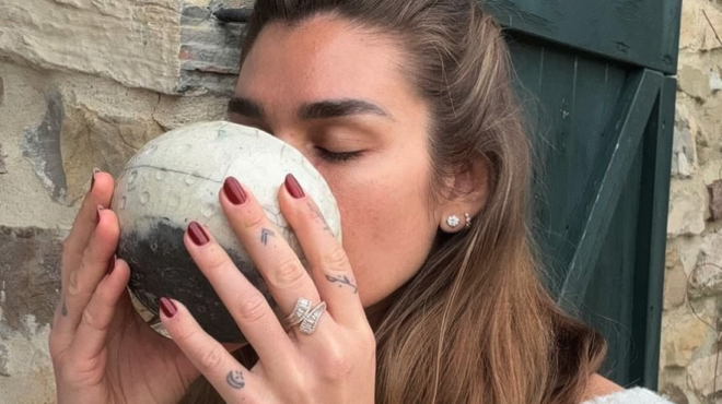 νερό-με-αλάτι-κάθε-πρωί-προσφέρει-επίπ-562939222