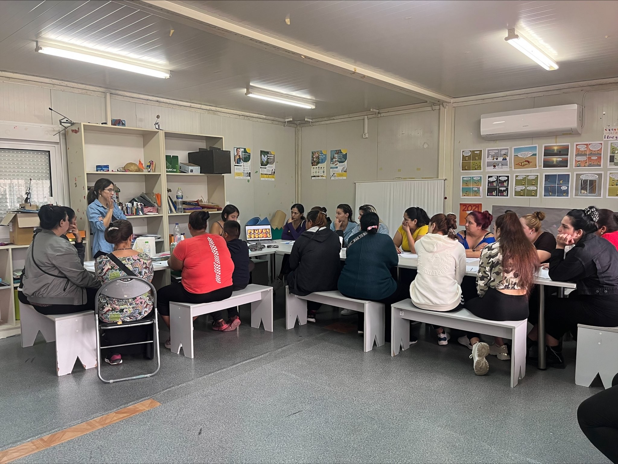 «Καμία να μην μείνει στο περιθώριο» – Οταν τσιγγάνες διδάσκουν τσιγγάνες-4