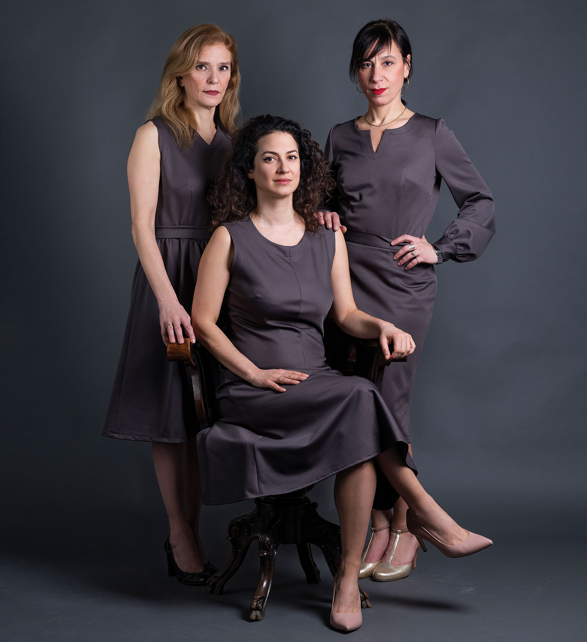 Τρεις θηλυκές φωνές αφηγούνται ιστορίες για κανονικές γυναίκες-1