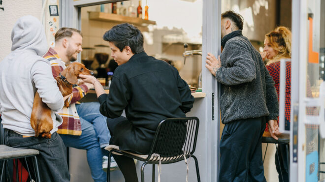 μία-βόλτα-στην-πιο-περιζήτητη-γειτο-562929001