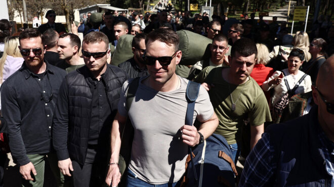 θεωρείο-τριπλό-άνοιγμα-σε-562957339