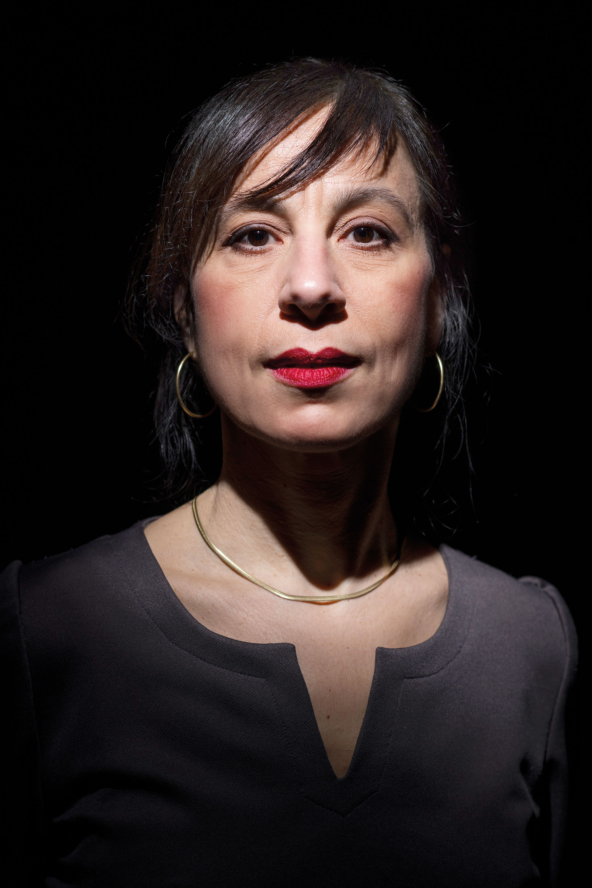 Τρεις θηλυκές φωνές αφηγούνται ιστορίες για κανονικές γυναίκες-2