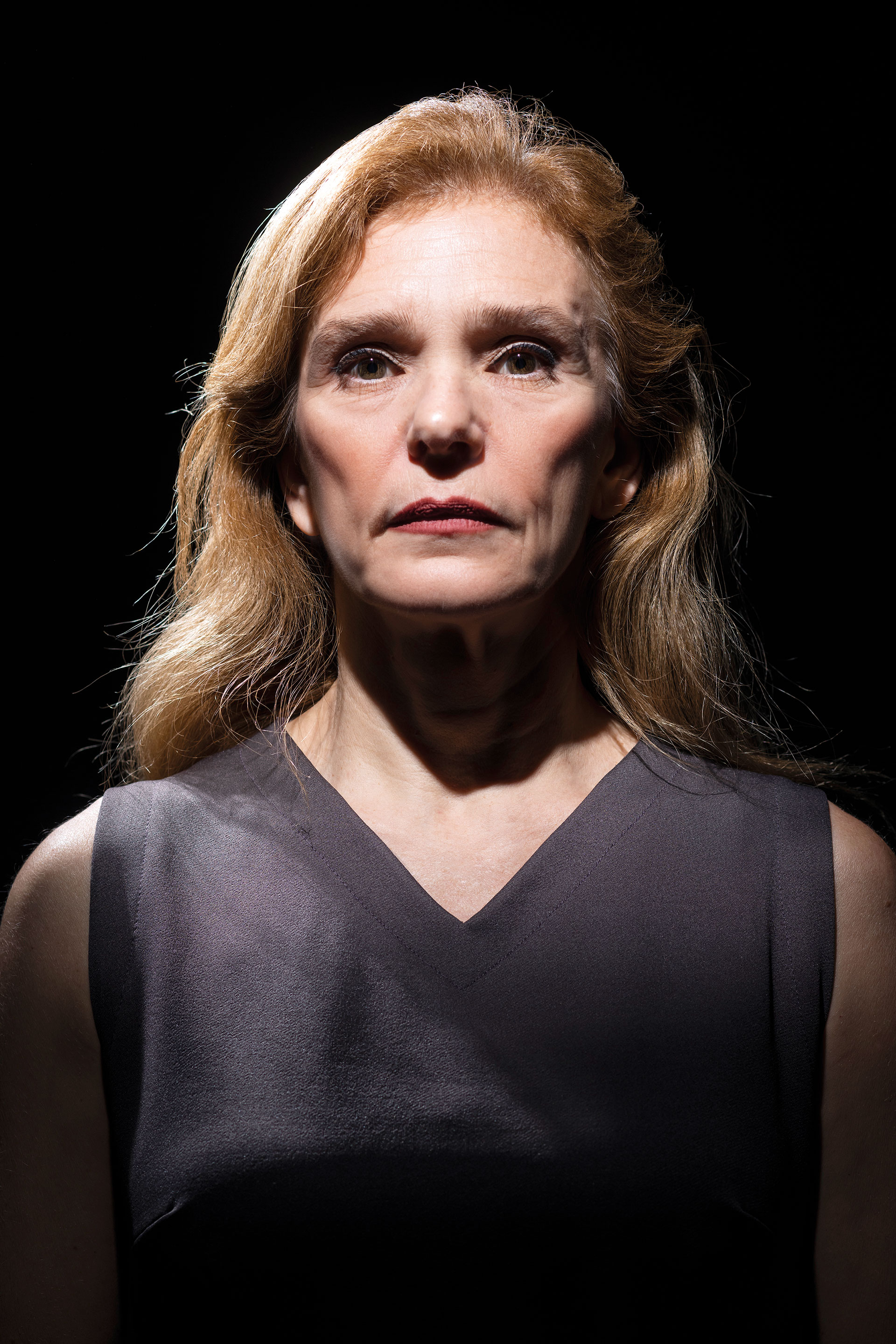 Τρεις θηλυκές φωνές αφηγούνται ιστορίες για κανονικές γυναίκες-3