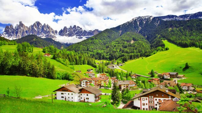 ανθρωποι-στο-δίχτυτης-ιστορίας-562937365