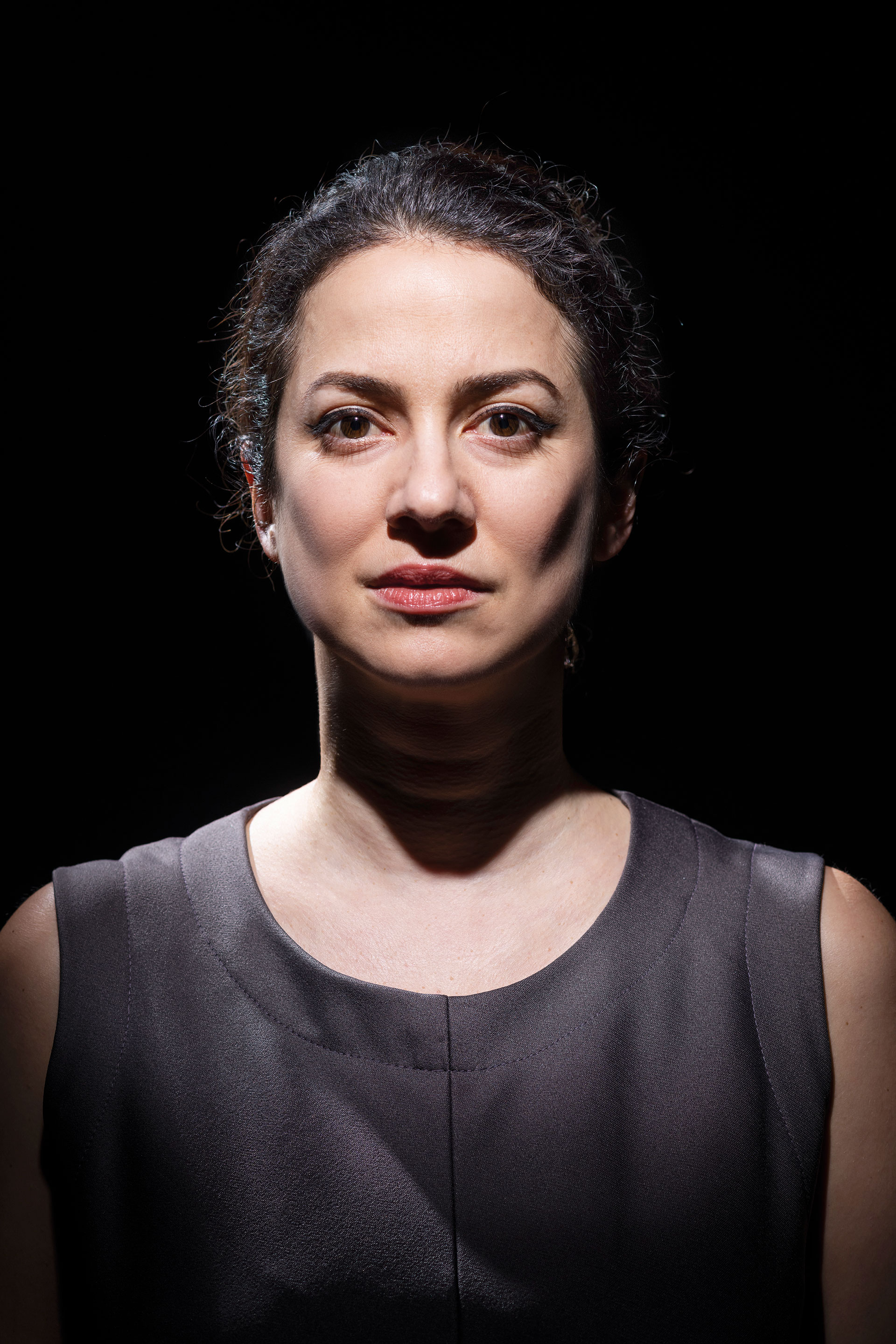 Τρεις θηλυκές φωνές αφηγούνται ιστορίες για κανονικές γυναίκες-4