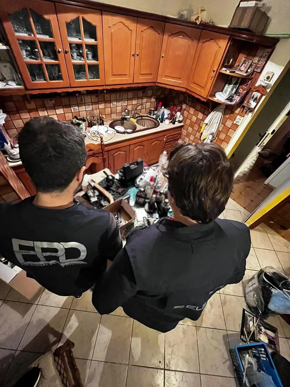 Εξαρθρώθηκε διεθνής σπείρα που διακινούσε αναβολικά και ναρκωτικά – Πέντε συλλήψεις-1