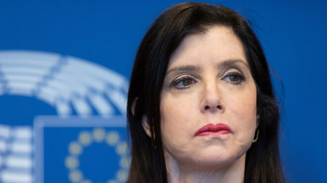 θεωρείο-tην-πέμπτη-κλείδωσε-η-παραίτησ-562937263