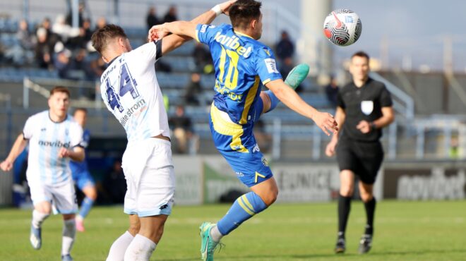 κεκλεισμένων-των-θυρών-ο-αγώνας-αστέρ-562931119