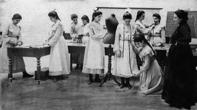 μέσα-στον-χειροποίητο-κόσμο-του-συλλό-562919068