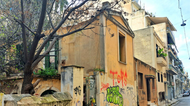 μια-εικόνα-προς-διάσωση-στην-οδό-αγίου-562947640