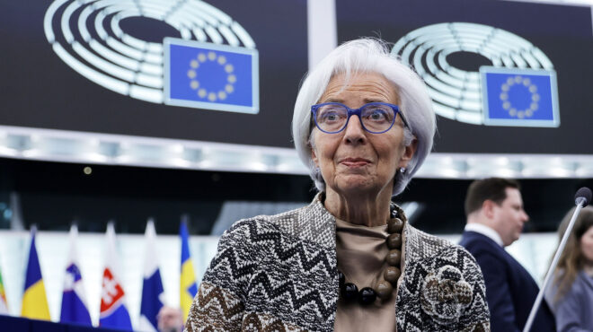 unicredit-είναι-πιθανό-η-εκτ-να-μειώσει-πρώτη-τ-562928296