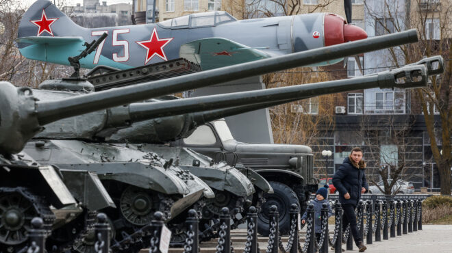 χιλιάδες-παιδιά-θα-απομακρυνθούν-από-562938835