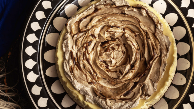 cheesecake-με-επικάλυψη-καραμέλας-με-μπίρα-562941001