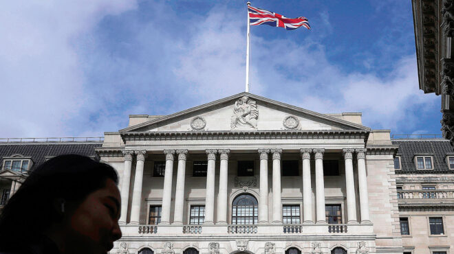 h-ελβετία-μείωσε-πρώτη-το-κόστος-δανεισ-562944298