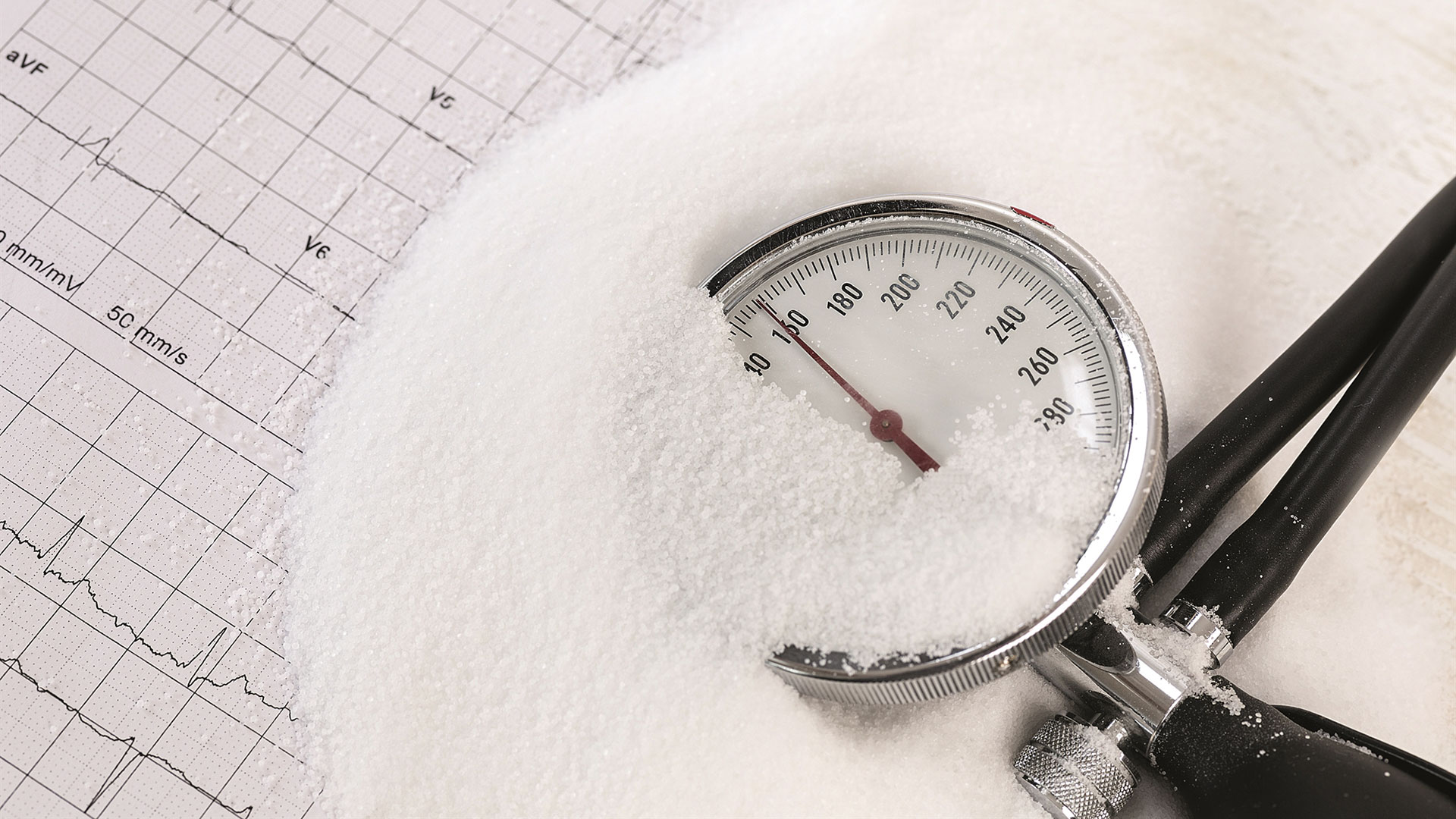 αλάτι-στη-διατροφή-και-αρτηριακή-πίεσ-562931017