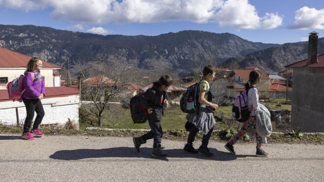 το-χωριό-που-έλυσε-το-δημογραφικό-562913797