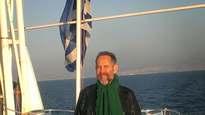 ζητώντας-απ-τον-νεκρό-να-μην-ξεχάσει-562925704