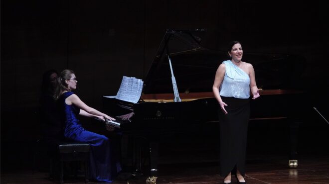 αντωνέλου-και-μερκ-σε-ένα-απολαυστικό-562936960