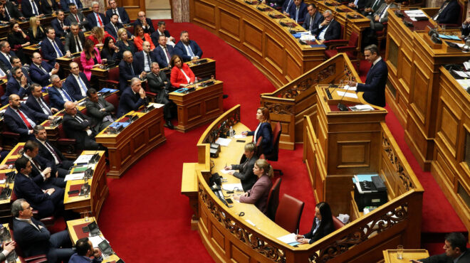 παπασταύρου-μπρατάκος-ηχηρές-αποχω-562954195